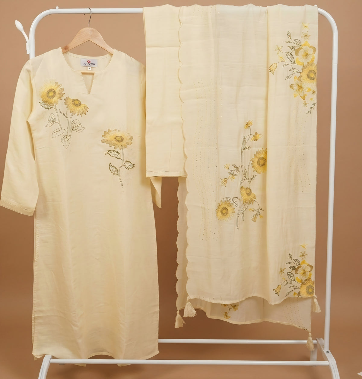Cream Chanderi Silk Sunflower Embroidery Kurta Set